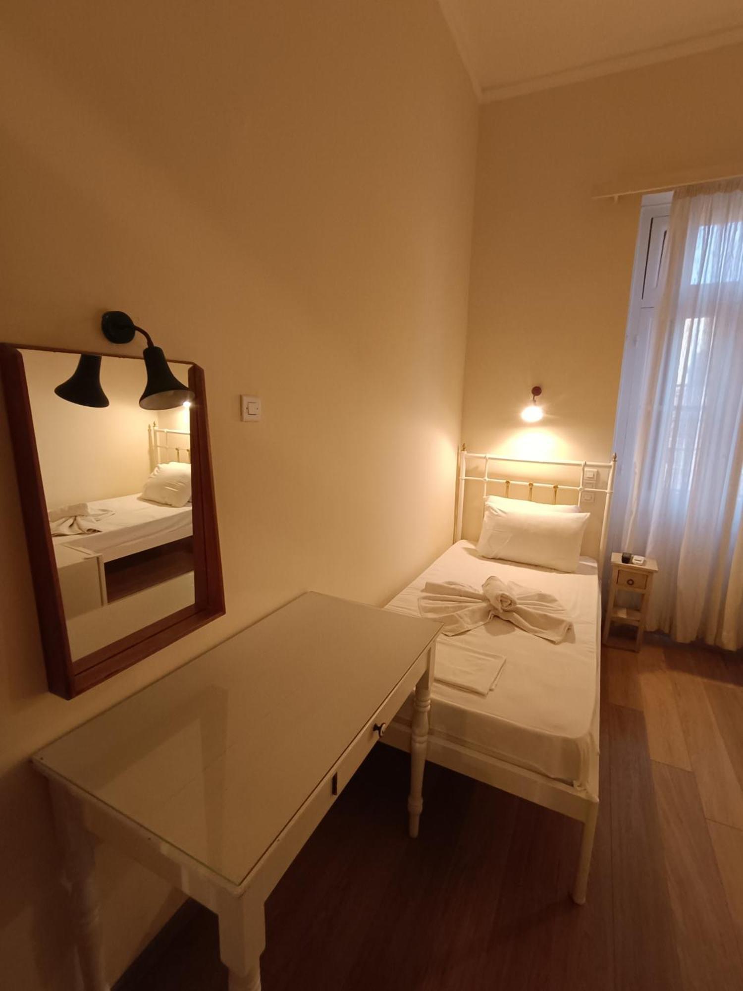 Anesis Hotel 루트라 에디프수 외부 사진