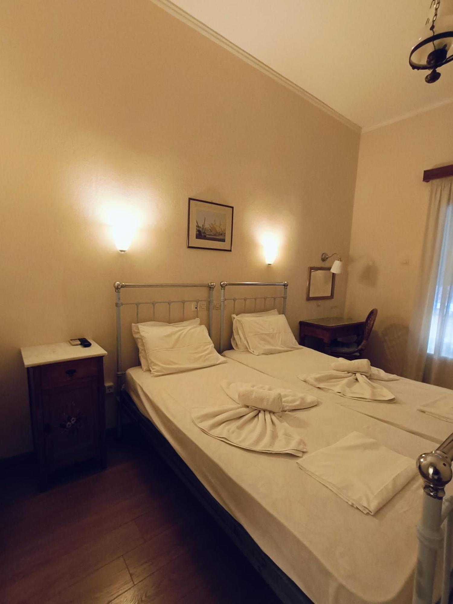 Anesis Hotel 루트라 에디프수 외부 사진
