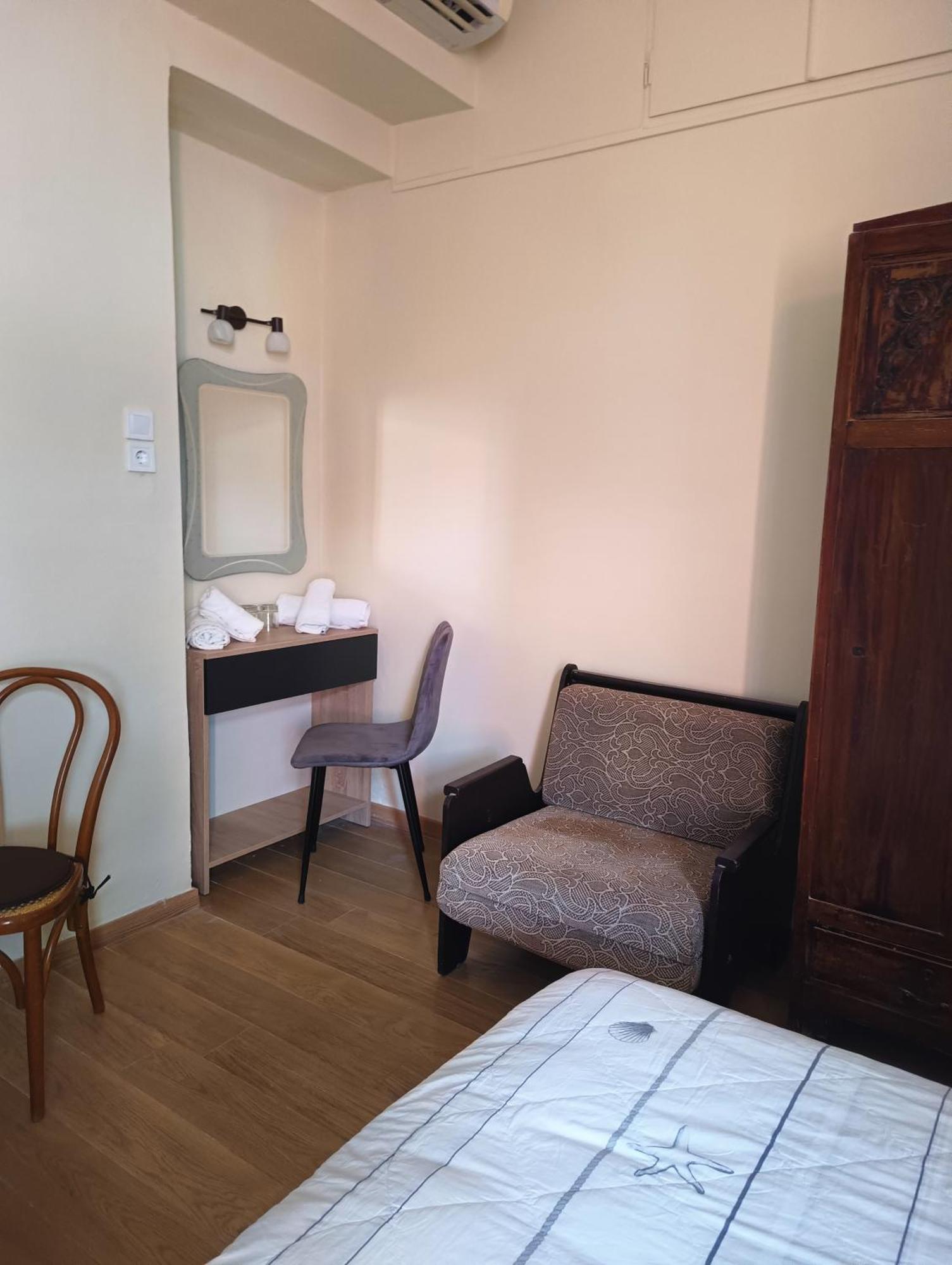 Anesis Hotel 루트라 에디프수 외부 사진