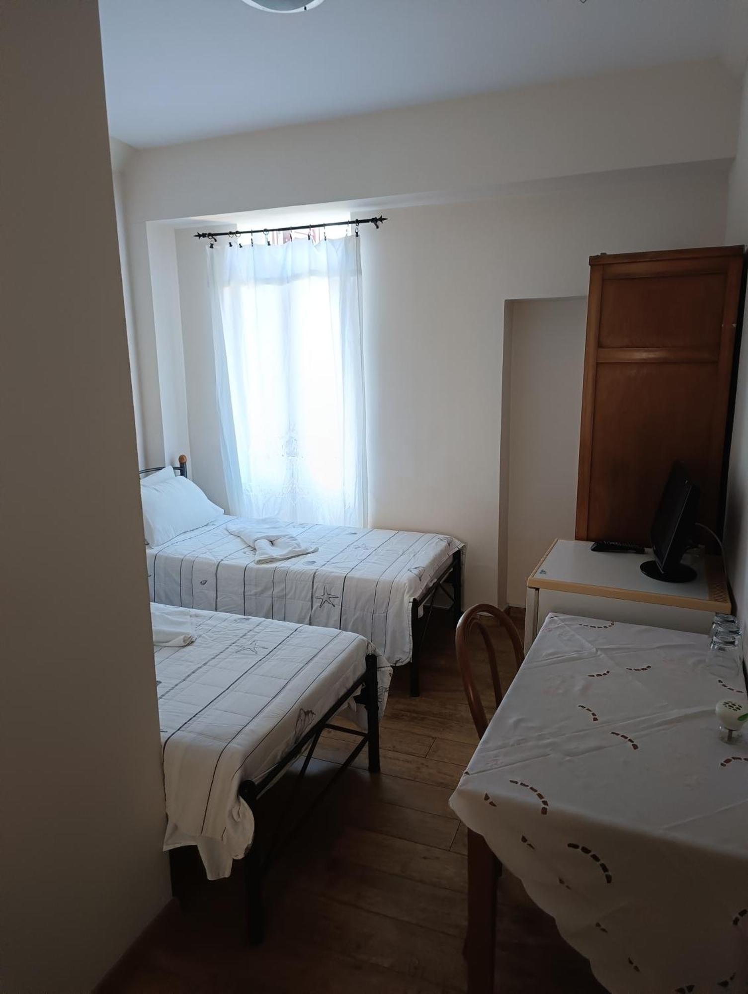 Anesis Hotel 루트라 에디프수 외부 사진