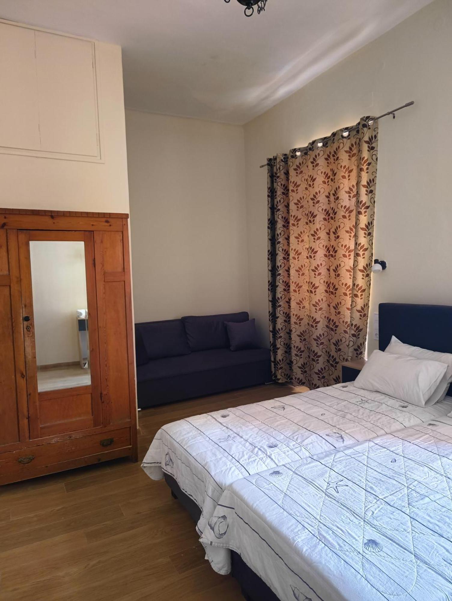 Anesis Hotel 루트라 에디프수 외부 사진