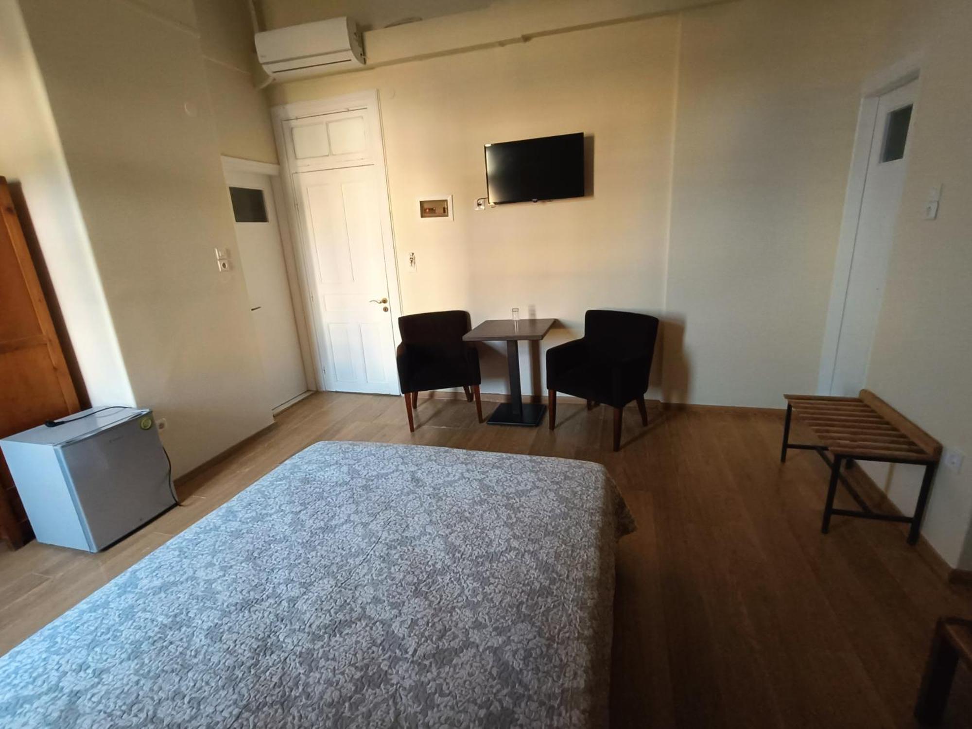 Anesis Hotel 루트라 에디프수 외부 사진