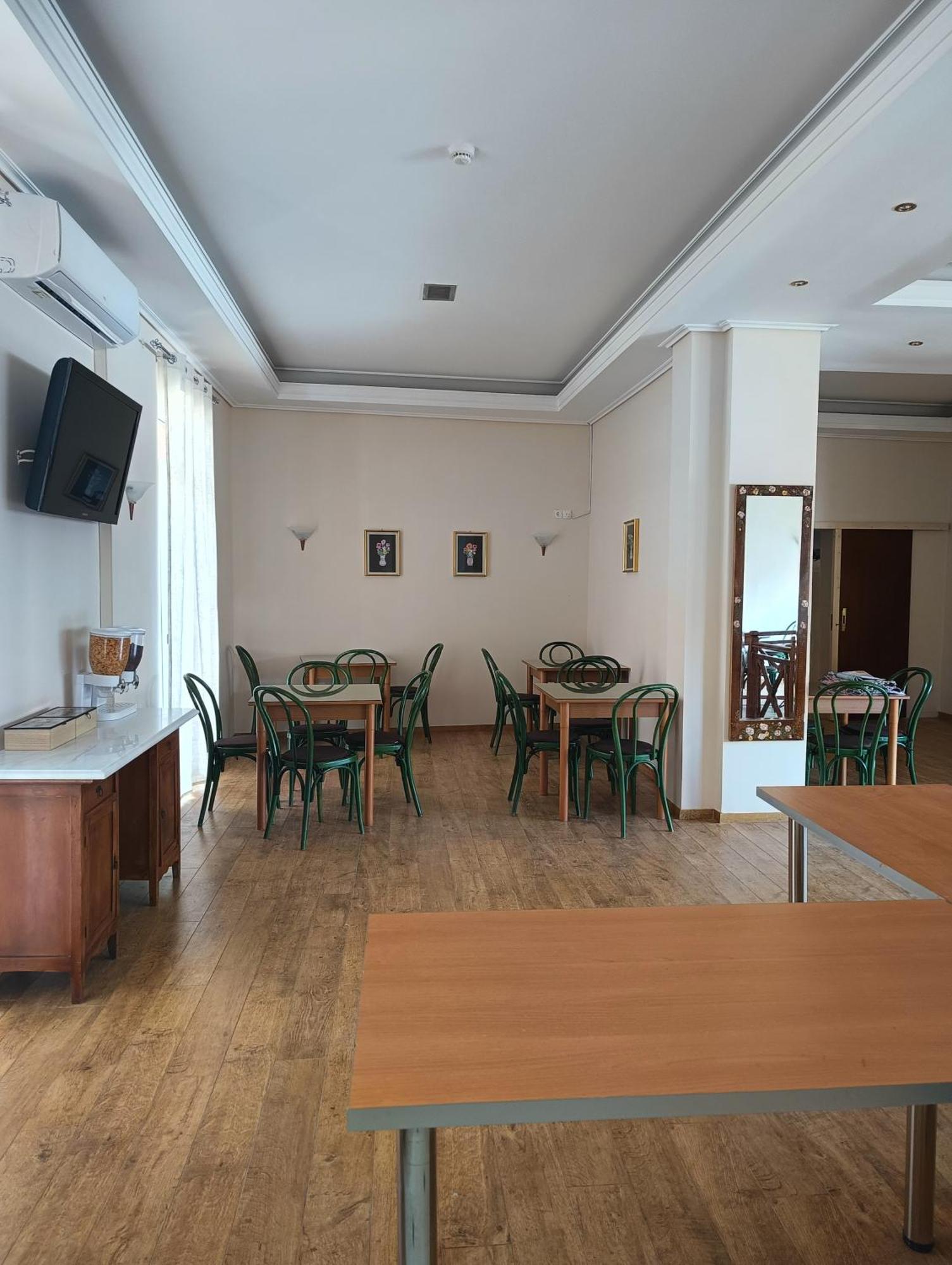 Anesis Hotel 루트라 에디프수 외부 사진