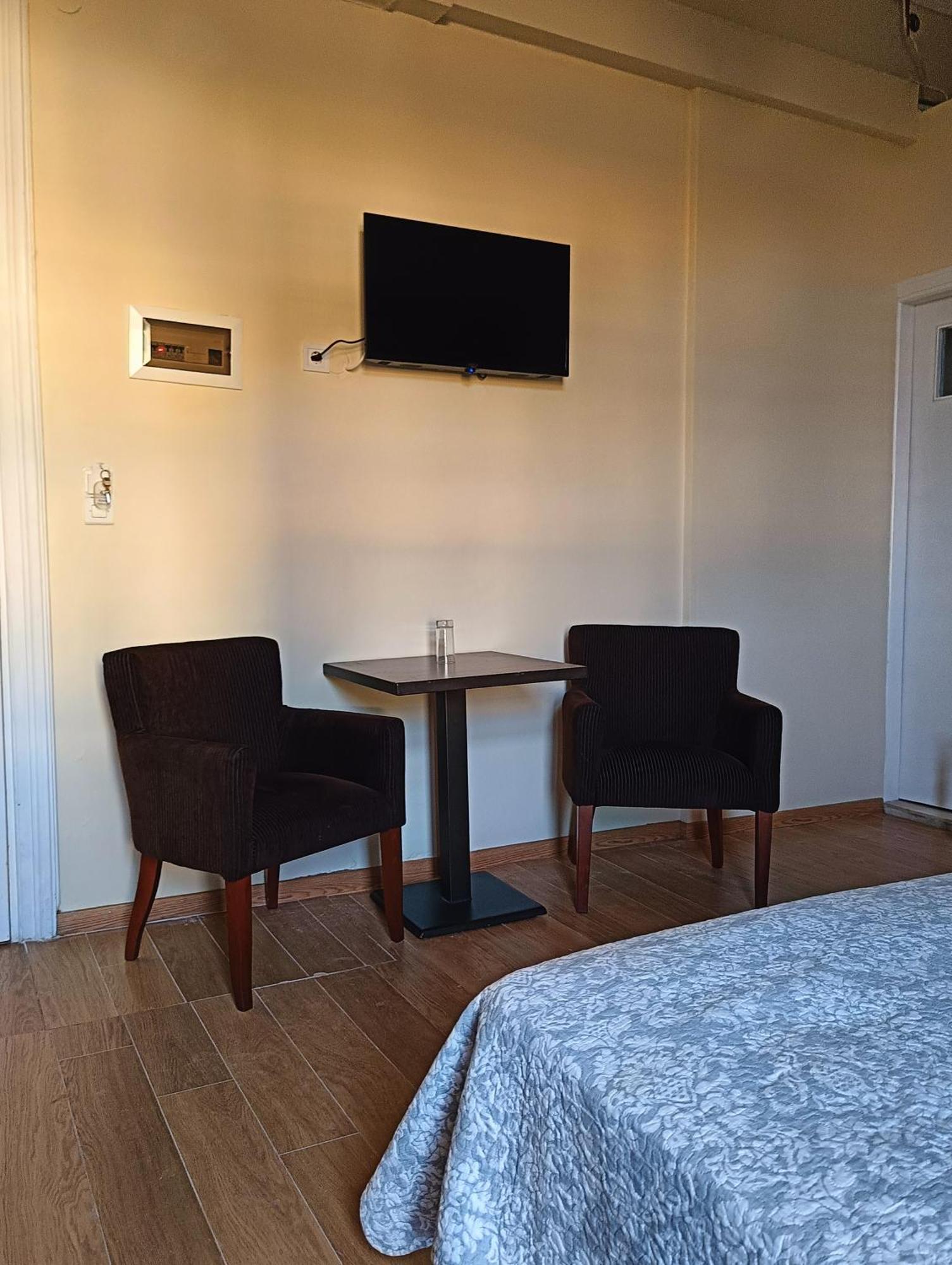 Anesis Hotel 루트라 에디프수 외부 사진