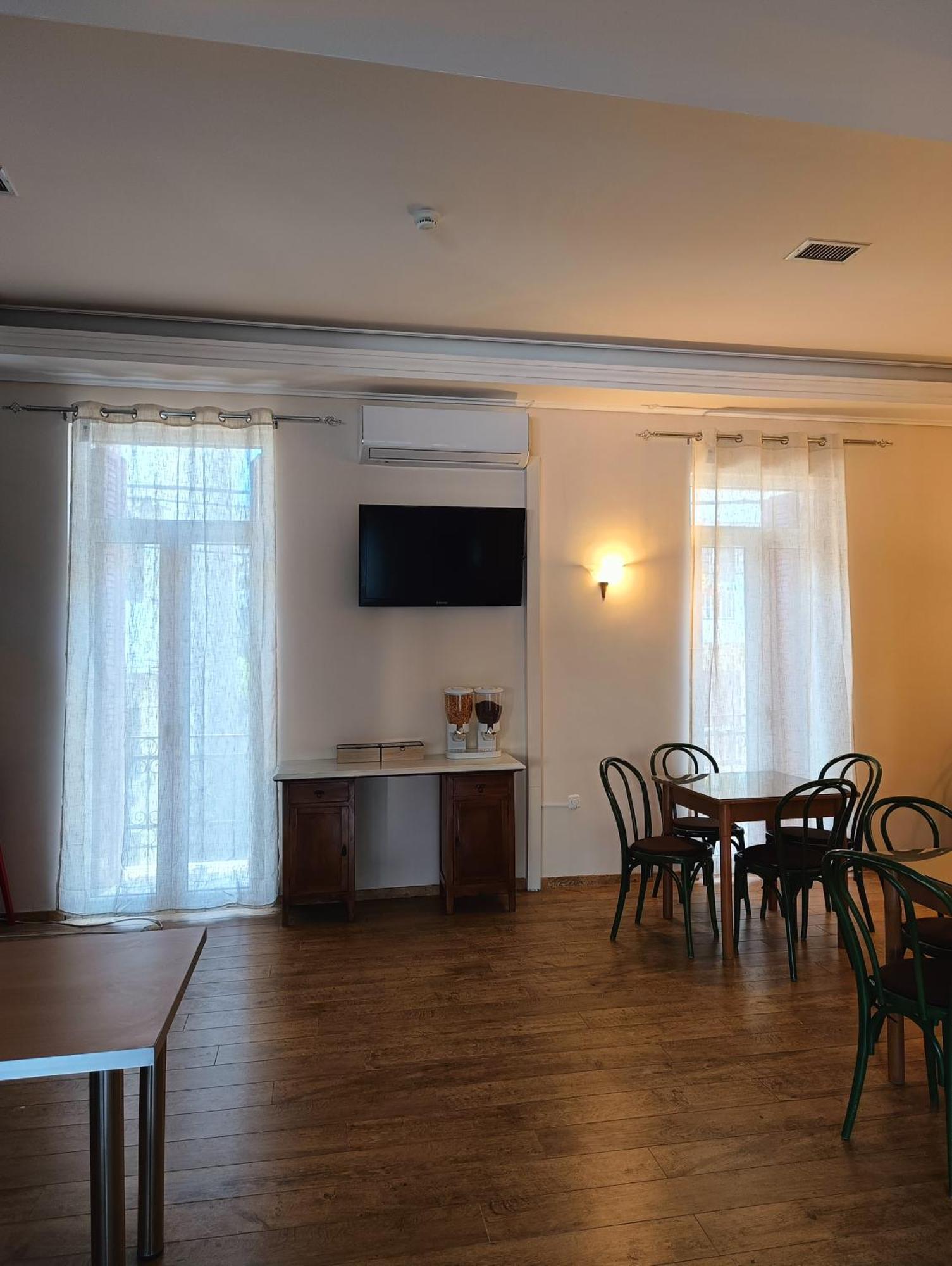 Anesis Hotel 루트라 에디프수 외부 사진